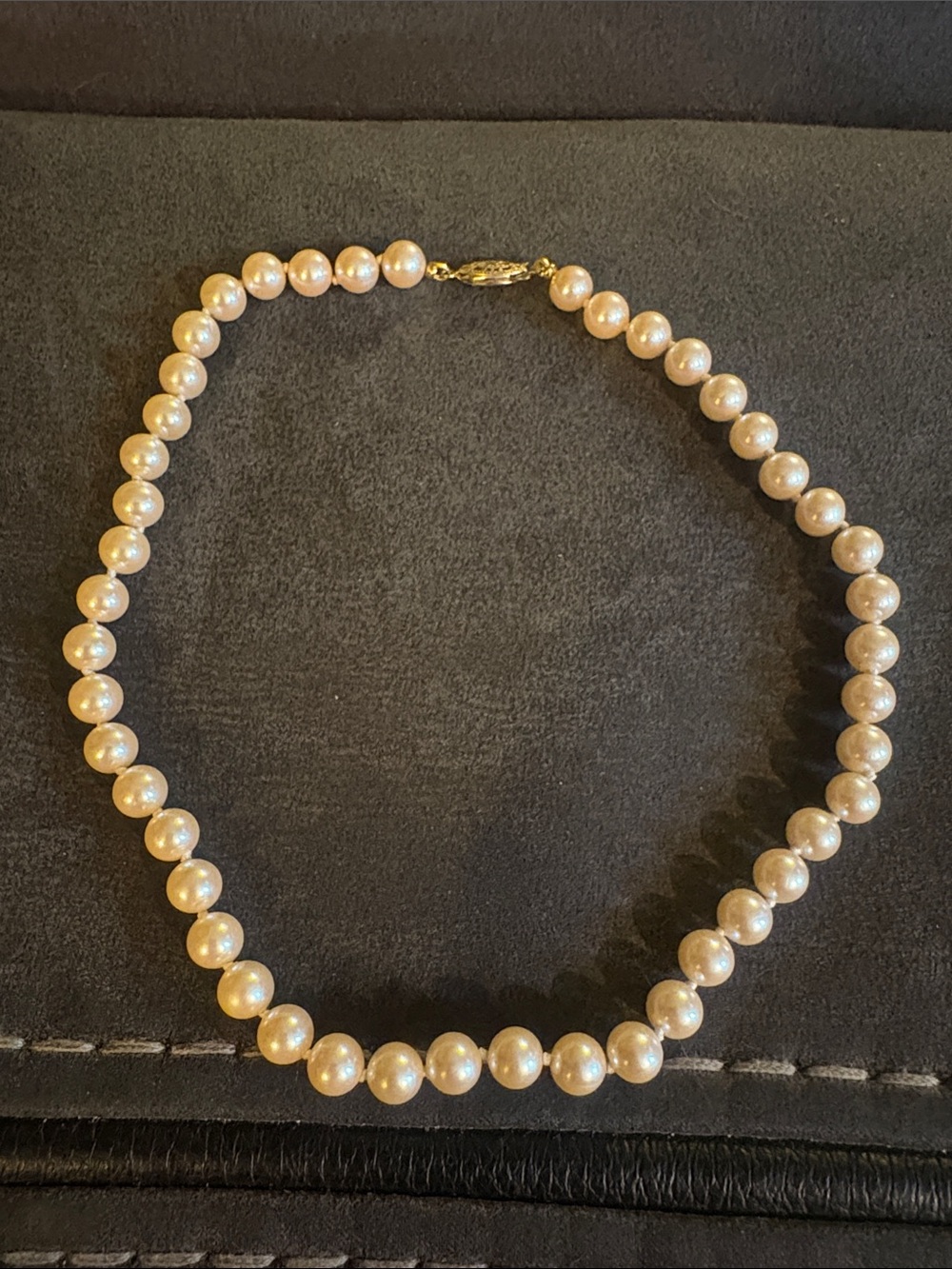Classic Pearl Necklace in Cream